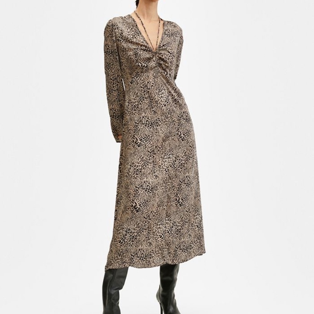 NWT Mango Dress Animal Print Long Sleeve Light Silk Feel Long Maxi Length Size 8 - Picture 3 of 15